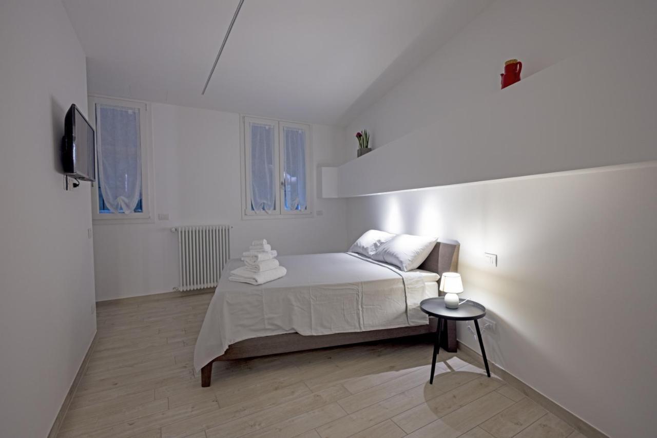 Apartament Loft La Sedia Rossa - Centro Storico Mediolan Zewnętrze zdjęcie