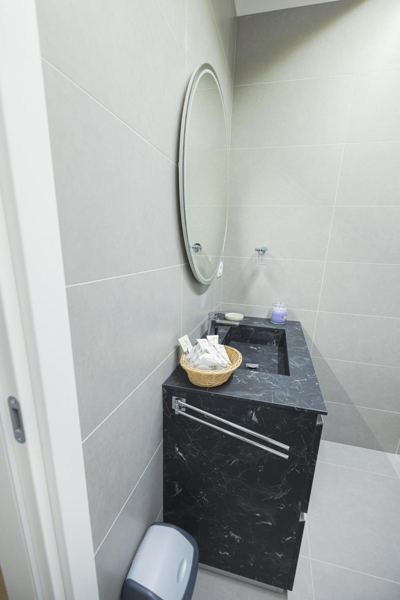 Apartament Loft La Sedia Rossa - Centro Storico Mediolan Zewnętrze zdjęcie